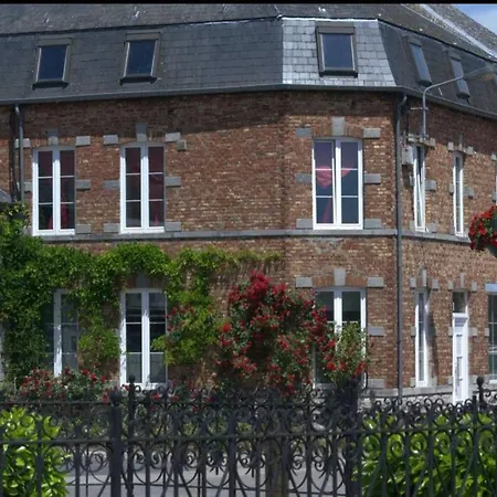 Les Trois Glycines Ardenne 民宿