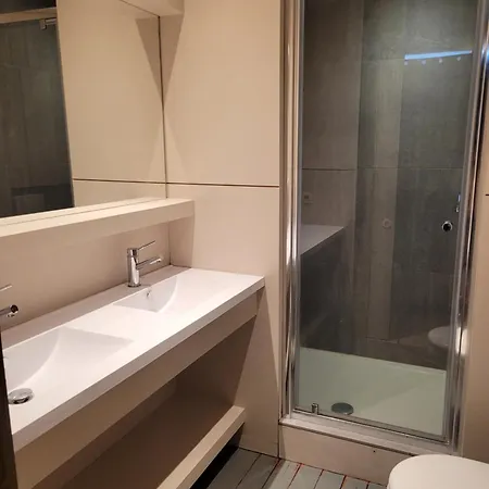 Les Trois Glycines Ardenne 民宿 Winenne